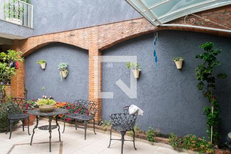 Casa à venda com 220m², 3 quartos e 4 vagasÁrea Comum- Jardim