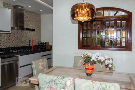 Casa à venda com 220m², 3 quartos e 4 vagasCopa