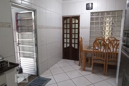 Casa à venda com 220m², 3 quartos e 2 vagasCozinha