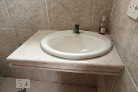 Casa à venda com 220m², 3 quartos e 2 vagasBanheiro area comum