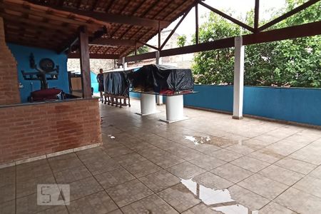 Casa à venda com 220m², 3 quartos e 2 vagasÁrea comum - Churrasqueira