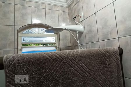 Casa à venda com 220m², 3 quartos e 2 vagasBanheiro suite