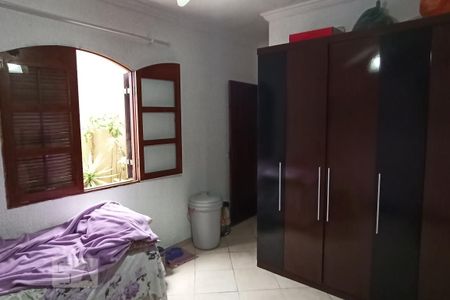 Casa à venda com 220m², 3 quartos e 2 vagasQuarto 2