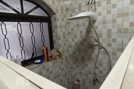 Casa à venda com 220m², 3 quartos e 2 vagasBanheiro