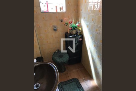 Casa à venda com 250m², 3 quartos e 2 vagas Casa à venda com 250m², 3 quartos e 2 vagasBanheiro 2