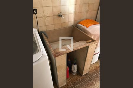 Casa à venda com 250m², 3 quartos e 2 vagas Casa à venda com 250m², 3 quartos e 2 vagasÁrea de Serviço