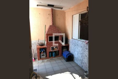 Casa à venda com 250m², 3 quartos e 2 vagas Casa à venda com 250m², 3 quartos e 2 vagasChurrasqueira