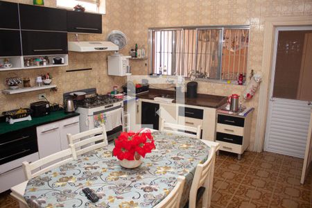 Casa à venda com 250m², 3 quartos e 2 vagas Casa à venda com 250m², 3 quartos e 2 vagasCozinha