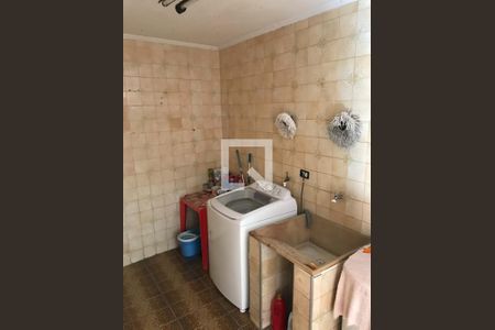 Casa à venda com 250m², 3 quartos e 2 vagas Casa à venda com 250m², 3 quartos e 2 vagasÁrea de Serviço