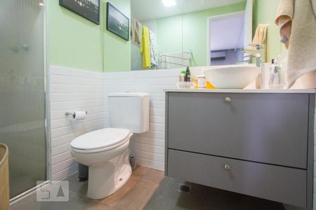 Banheiro de apartamento para alugar com 1 quarto, 37m² em Campo Belo, São Paulo