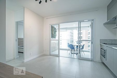 Sala e Cozinha de apartamento para alugar com 1 quarto, 40m² em Cidade Monções, São Paulo
