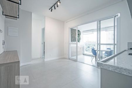 Sala e Cozinha de apartamento para alugar com 1 quarto, 40m² em Cidade Monções, São Paulo