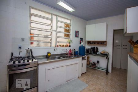 Casa à venda com 127m², 3 quartos e 2 vagasCozinha 