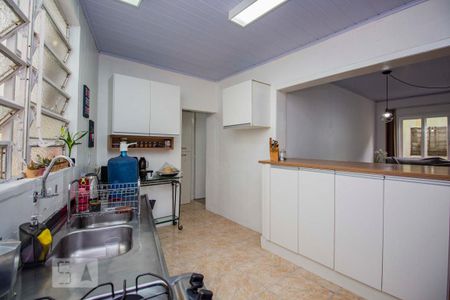 Casa à venda com 127m², 3 quartos e 2 vagasCozinha 
