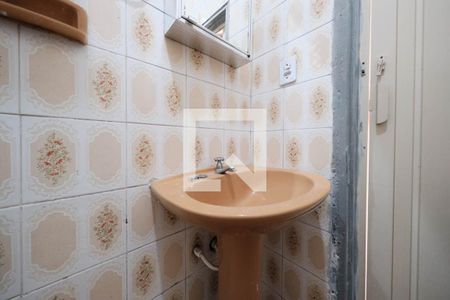 Banheiro de casa para alugar com 1 quarto, 60m² em Vila Robertina, São Paulo