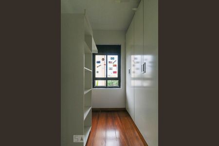 Apartamento à venda com 279m², 4 quartos e 4 vagasQuarto de serviço 2