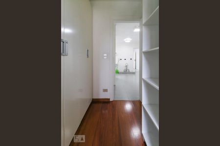 Apartamento à venda com 279m², 4 quartos e 4 vagasQuarto de serviço 2