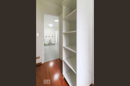 Apartamento à venda com 279m², 4 quartos e 4 vagasQuarto de serviço 2