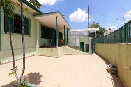 Casa para alugar com 140m², 2 quartos e 1 vagaQuintal