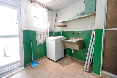 Casa para alugar com 140m², 2 quartos e 1 vagaÁrea de serviço