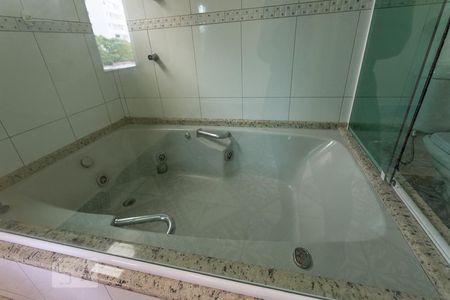 Casa à venda com 180m², 3 quartos e 2 vagas Casa à venda com 180m², 3 quartos e 2 vagasQuarto 3 - Suíte - banheira