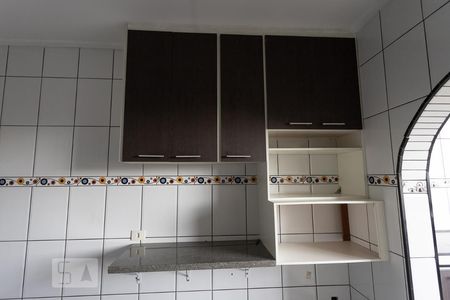 Casa à venda com 180m², 3 quartos e 2 vagas Casa à venda com 180m², 3 quartos e 2 vagasCozinha