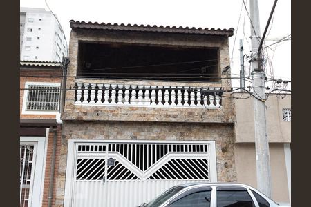 Casa à venda com 180m², 3 quartos e 2 vagas Casa à venda com 180m², 3 quartos e 2 vagasFachada da casa