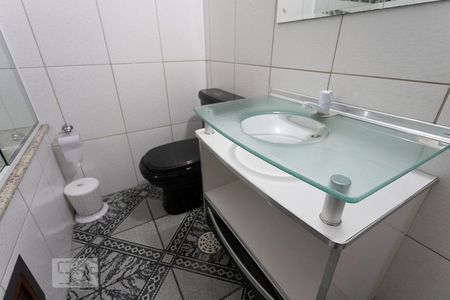 Banheiro  de casa à venda com 3 quartos, 180m² em Centro, Diadema