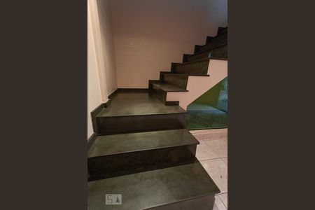 Escada de casa à venda com 3 quartos, 180m² em Centro, Diadema