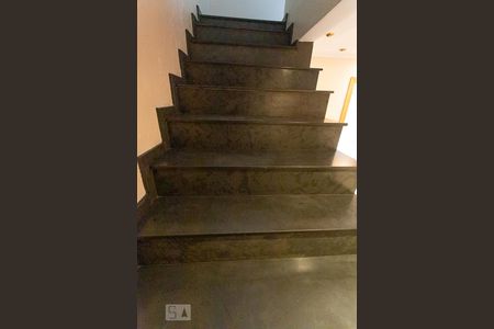 Escada de casa à venda com 3 quartos, 180m² em Centro, Diadema