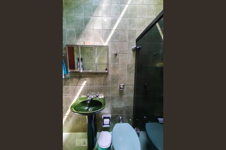 Casa para alugar com 250m², 3 quartos e 6 vagasBanheiro Social