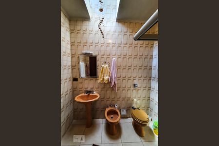 Casa para alugar com 250m², 3 quartos e 6 vagasBanheiro Suíte