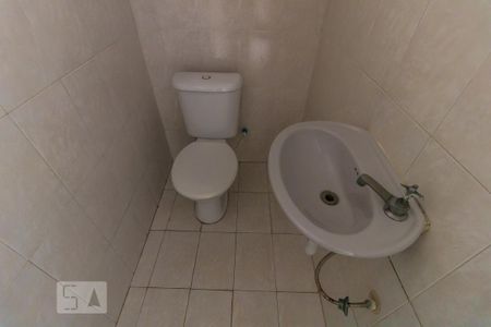 Casa à venda com 200m², 4 quartos e 4 vagas Casa à venda com 200m², 4 quartos e 4 vagasBanheiro de Serviço