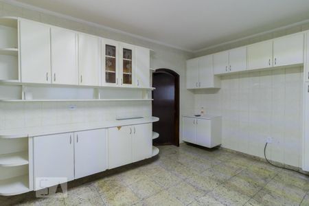 Casa à venda com 200m², 4 quartos e 4 vagas Casa à venda com 200m², 4 quartos e 4 vagasCozinha
