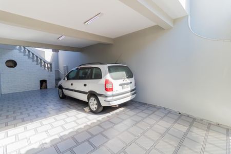 Casa à venda com 200m², 4 quartos e 4 vagas Casa à venda com 200m², 4 quartos e 4 vagasGaragem