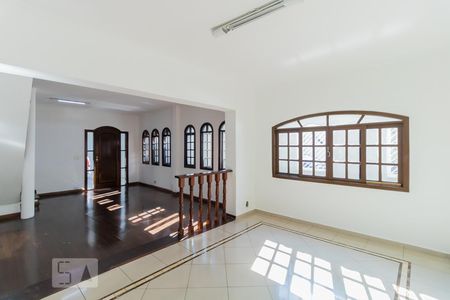 Sala de casa à venda com 4 quartos, 200m² em Vila Nhocuné, São Paulo