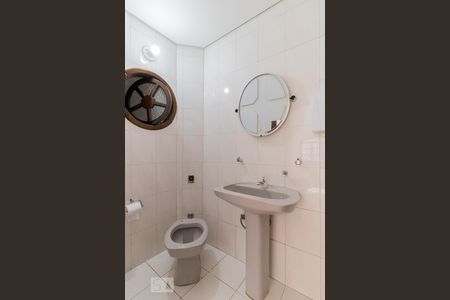 Lavabo de casa à venda com 4 quartos, 200m² em Vila Nhocuné, São Paulo