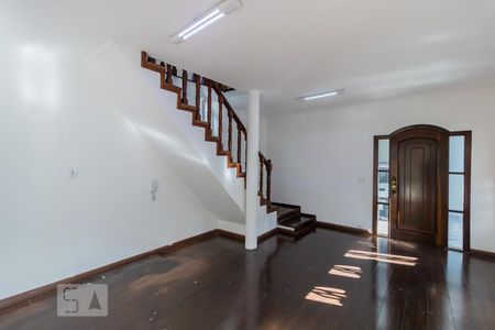 Sala de casa à venda com 4 quartos, 200m² em Vila Nhocuné, São Paulo