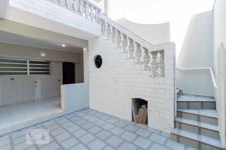 Casa à venda com 200m², 4 quartos e 4 vagas Casa à venda com 200m², 4 quartos e 4 vagasQuintal