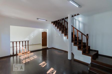 Sala de casa à venda com 4 quartos, 200m² em Vila Nhocuné, São Paulo