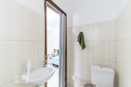 Casa à venda com 150m², 2 quartos e 2 vagasBanheiro Social da Edícula