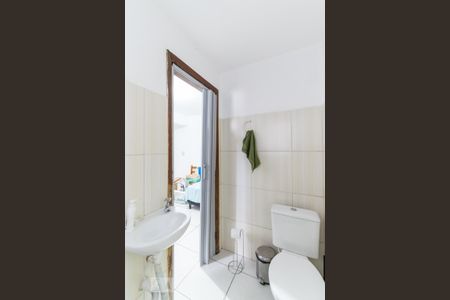 Casa à venda com 150m², 2 quartos e 2 vagasBanheiro Social da Edícula