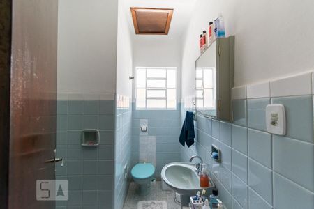 Casa à venda com 150m², 2 quartos e 2 vagasBanheiro Social