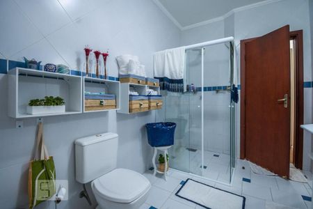 Casa à venda com 480m², 4 quartos e 9 vagasBanheiro da Suíte 1