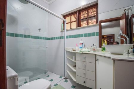 Casa à venda com 480m², 4 quartos e 9 vagasBanheiro da Suíte 2