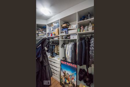 Casa à venda com 480m², 4 quartos e 9 vagasCloset da suíte 2