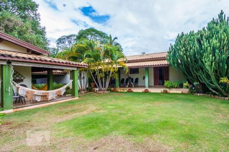 Casa à venda com 480m², 4 quartos e 9 vagasQuintal