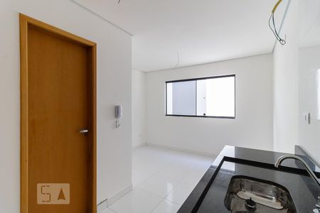 Cozinha de kitnet/studio para alugar com 1 quarto, 25m² em Liberdade, São Paulo
