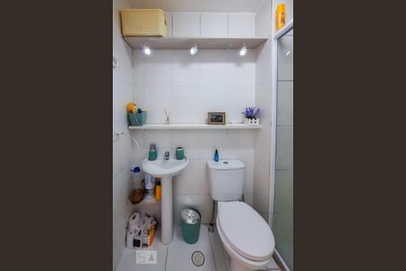 Apartamento à venda com 45m², 2 quartos e 1 vaga Apartamento à venda com 45m², 2 quartos e 1 vagaBanheiro