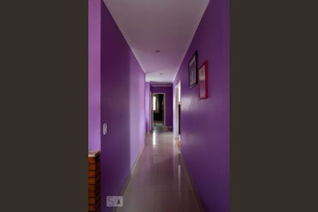 Casa à venda com 450m², 3 quartos e 3 vagasCorredor